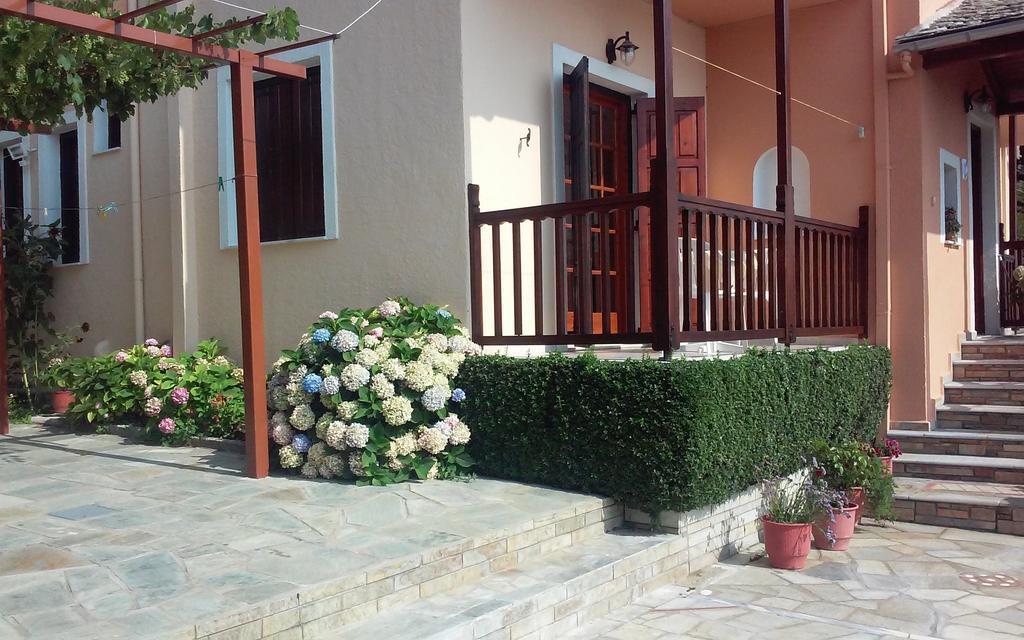 Alkmini Hotel Áyios Dhimítrios Exterior foto